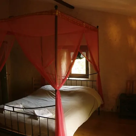 Holiday home Sous Le Tilleul